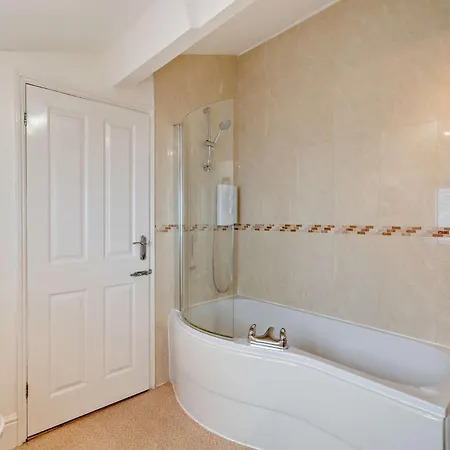 2 Bed In Keswick 94995