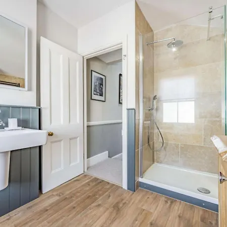 2 Bed In Oc-87732 別荘 *